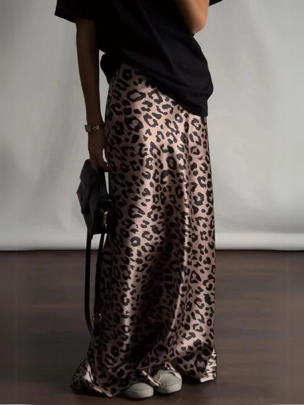 Leopard print satin skirt