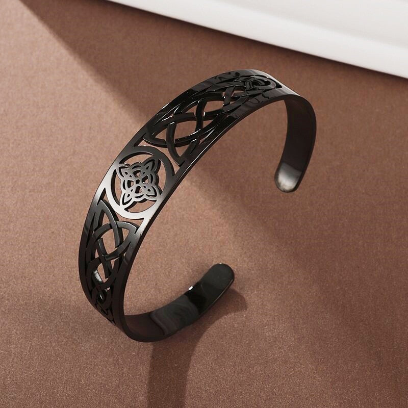 Free-Spirited Style: Vintage Unisex Cuff Bracelets