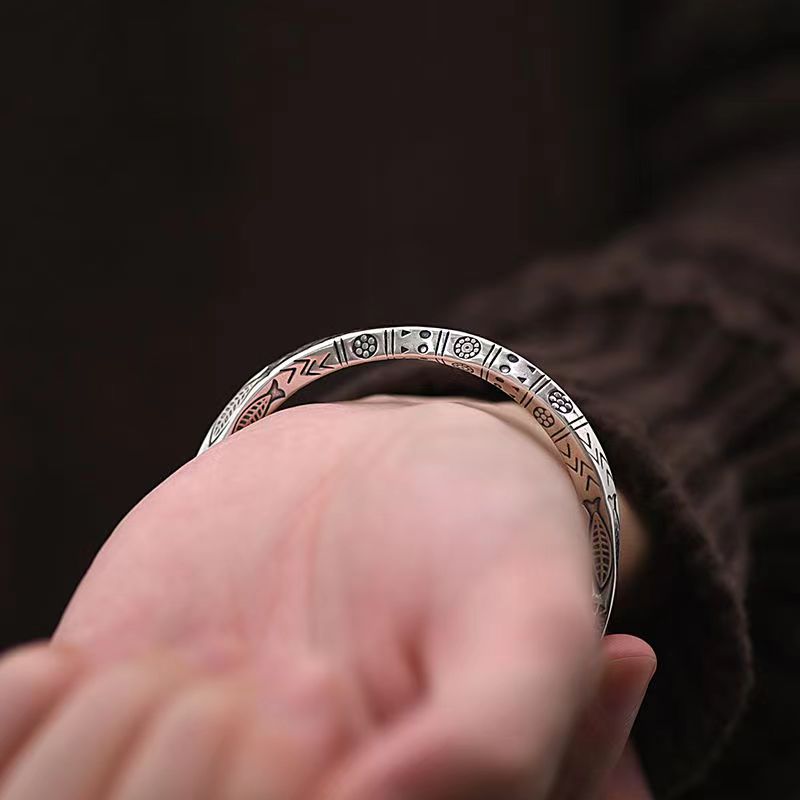 Free-Spirited Style: Vintage Unisex Cuff Bracelets