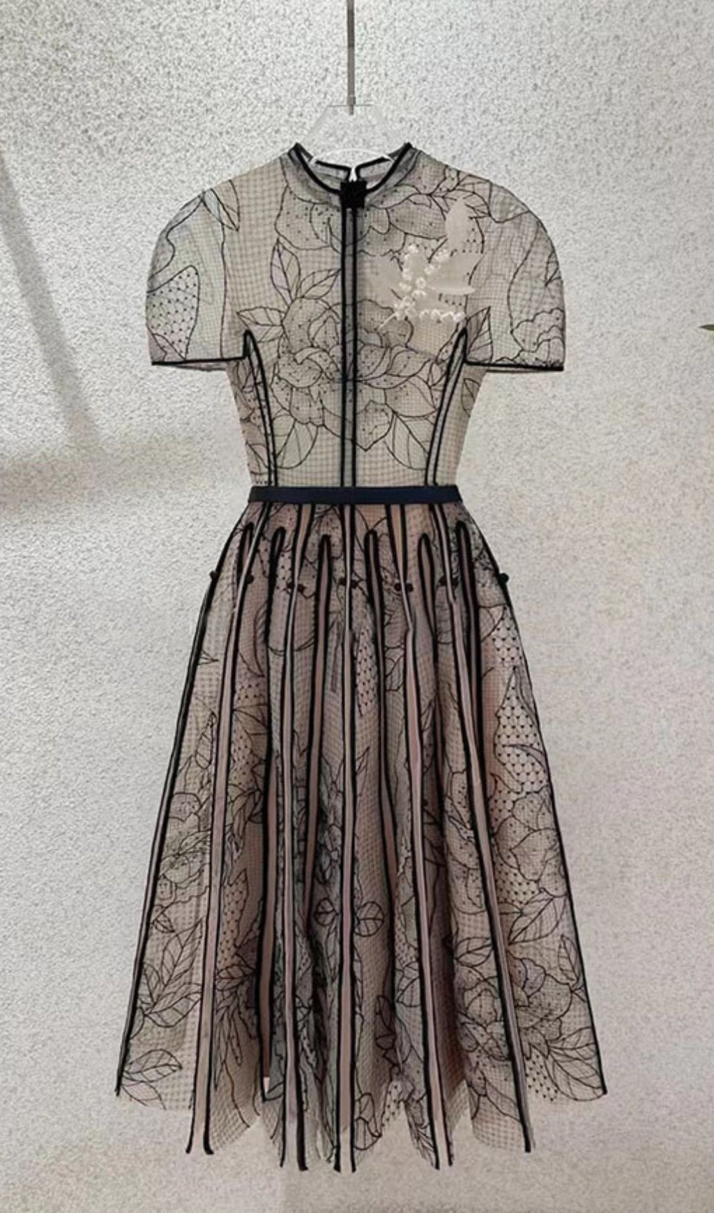 EMBROIDERY LACE MIDI DRESS